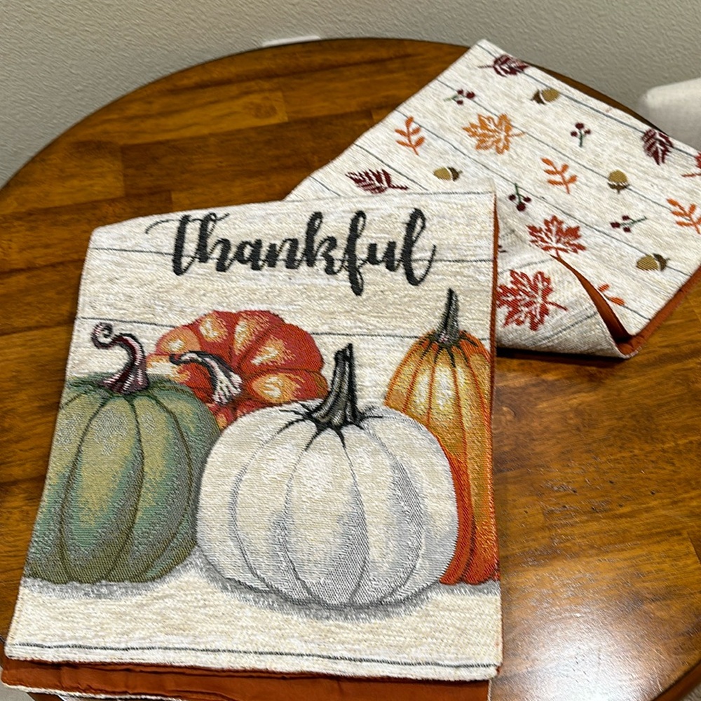 Fall table runner.